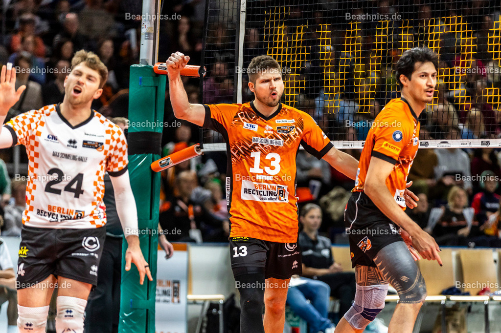 2024-00111581-Bundesliga-BR-Volleys-Haching-München |  16.11.2024; Berlin Foto: Gerold Rebsch - www.beachpics.de