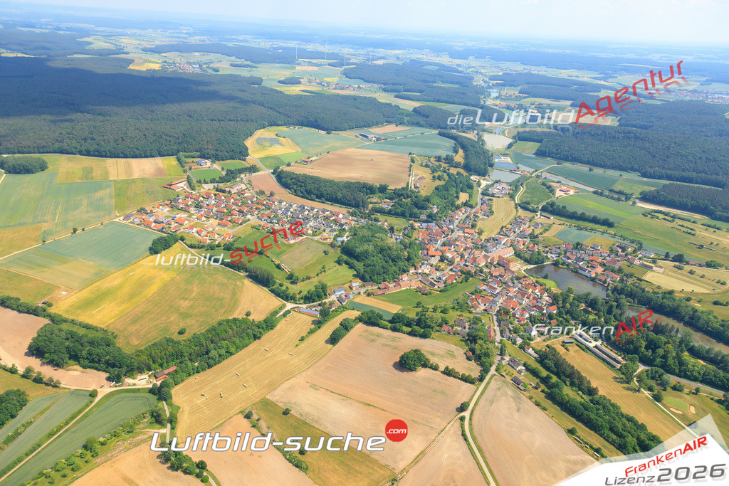 Die Luftaufnahme Reichmannsdorf - Schlüsselfeld wurde vom UL-Flugzeug (keine Drohne) aus fotografiert.Hohe Druck- Auflösung-die Geschenkidee!