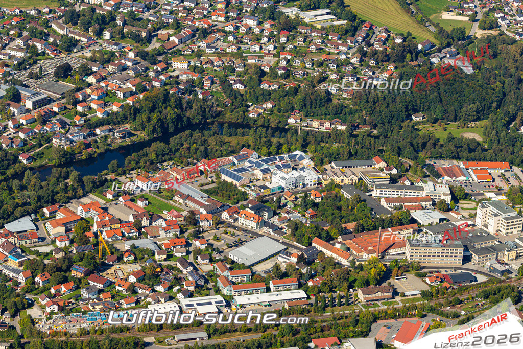 Aktuelles Luftbild von  Regen Kauf mit Lizenz / Bildrechten möglich- Die Luftaufnahme wurde 2021 mittels UL-Flugzeug erstellt ( keine Drohne ) - hochauflösende Kamera-Systeme von  Canon -Beste Qualität - Für grossformatige Ausdrucke geeignet. Die Geschenkidee !