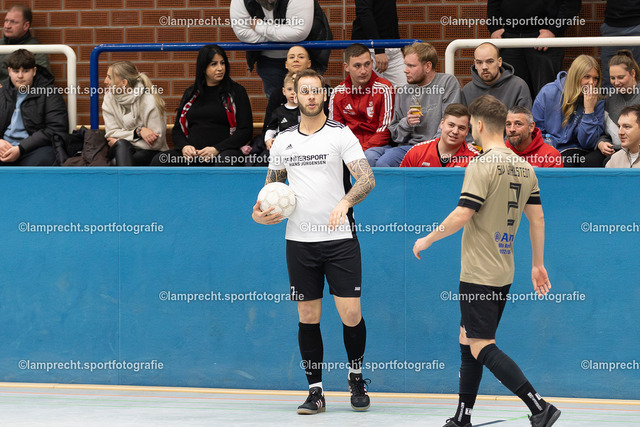 Fußball I Herren I Saison 2025-2026 I Solarstrom-Cup I Vorrunde I 03.01.2026.167 | SV Wahlstedt - SFC SchneeSV Wahlstedt - SFC SchneeSV Wahlstedt - SFC Schnee - Realisiert mit Pictrs.com