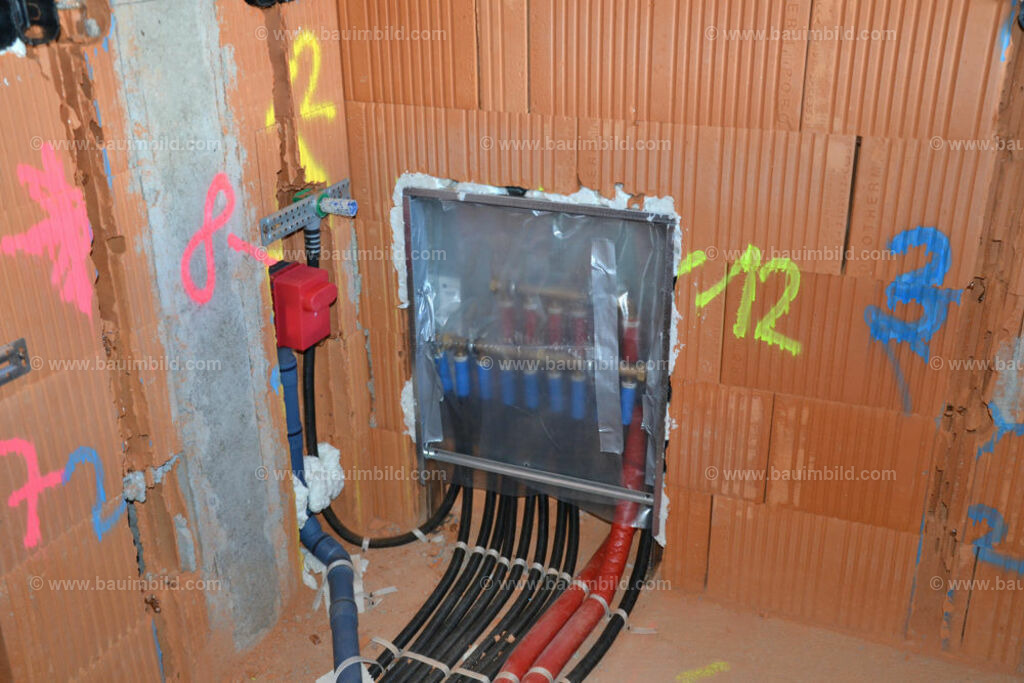 bib-lg15-sanitaer-0068 | Nach LV-Leistungsgruppen sortierte Detailfotos über den Bau eines Hauses. Alle Hausbau-Bilder direkt vom Urheber und Autor der Website Haus-Selber-Bauen.com