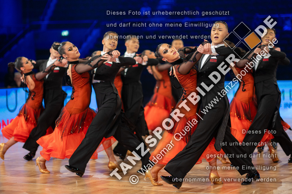 20251206-01648 | Hier finden Sie Tanz Bilder vom Latein und Standard Formationen tanzen. Sportbilder vom Tanzsport. Schöne Fotos und von Weltmeisterschaft, Europameisterschaft, Bundesliga, Regionalliga, Oberliga und Landesliga sowie von GOC Stuttgart, DanceComp, WM Bremen