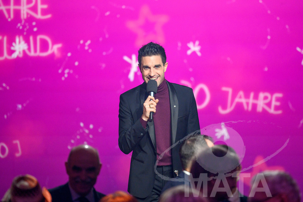 _DWA1354 | Dominik Glöbl bei '30 Jahre Sternstunden-Gala 2023' in der Frankenhalle. Nürnberg, 15.12.2023 - Realisiert mit Pictrs.com