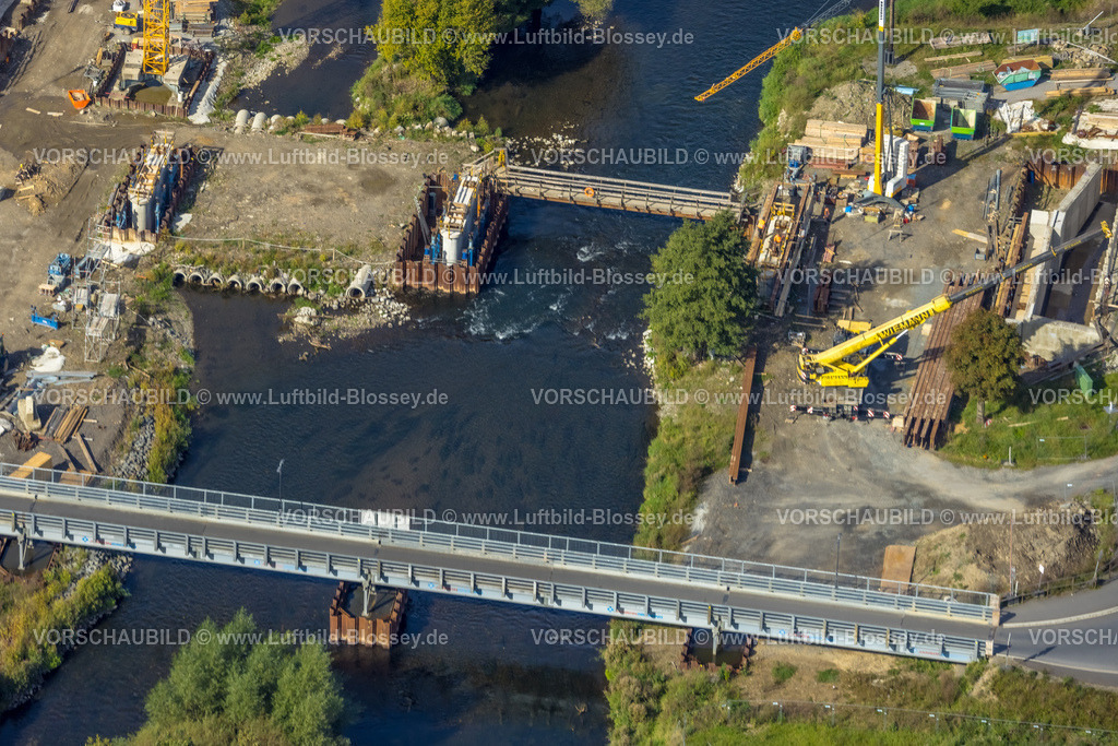Arnsberg230905033 | Luftbild, Neubau Dinscheder Brücke der Glösinger Straße (L735) über den Fluss Ruhr und Renaturierung, Glösingen, Arnsberg, Sauerland, Nordrhein-Westfalen, Deutschland