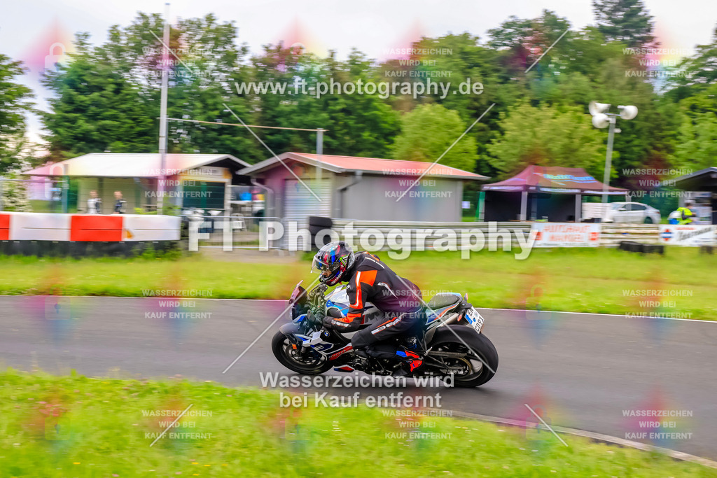 VBK-6303 | Hier findet Ihr Bilder von Touristenfahrten auf der Nürburgring Nordschleife oder von anderen Veranstaltungen die ich besucht habe. Viel Spass beim Durch Schauen 