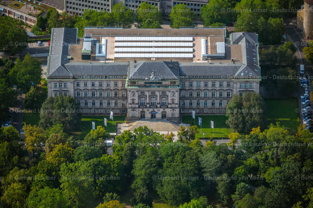 4047592 | Gebäude der Neuen Universität Würzburg mit der wirtschatswissenschaftlichen Fakultät und Teilbibliothek