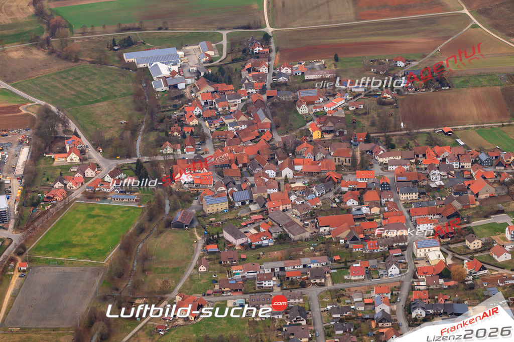 Die Luftbildaufnahme Memmelsdorf-ufr - Untermerzbach wurde 2018 mittels Flugzeug (keine Drohne) erstellt. Perfekte Schärfe und Druck- Auflösung- Garantiert!