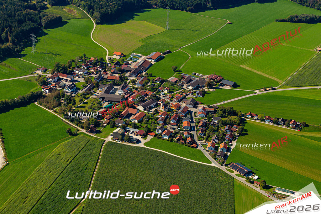 Die Luftaufnahme Buch - Kirchseeon wurde 2021 mittels Flugzeug (keine Drohne) erstellt. Hohe Auflösung -für große Poster und Wandbilder geeignet!