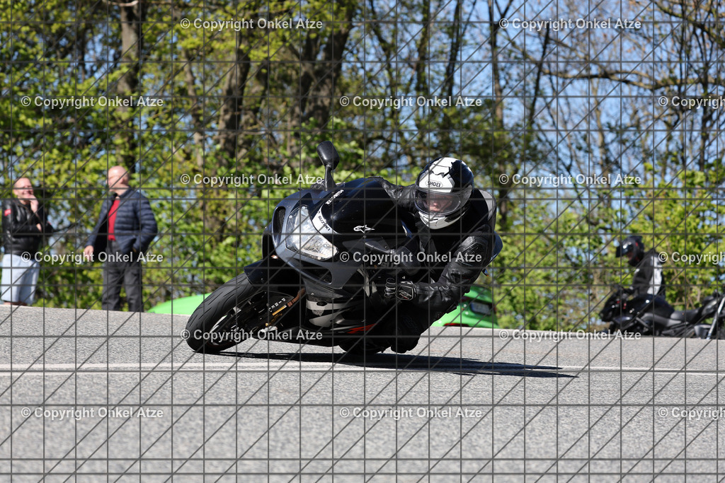 IMG_8431 | Fotograf am Kyffhäuser. Onkel Atze. Kyffhäuser Rennstrecke. Café36. Motorsportfotografie. - Realisiert mit Pictrs.com