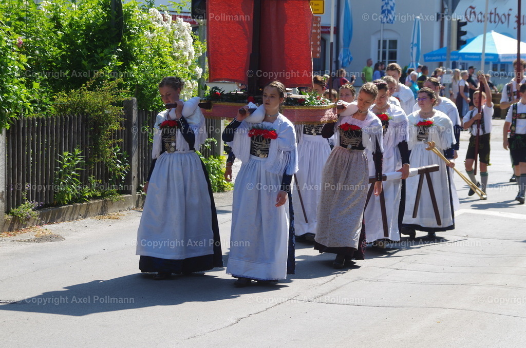 IMGP3961 | fotografiert von Axel PollmannLeonhardi Wallfahrt Benediktbeuern und Murnau, Fronleichnam, Fasching, Landschaft im Loisachtal und Benediktbeuern  - Realisiert mit Pictrs.com