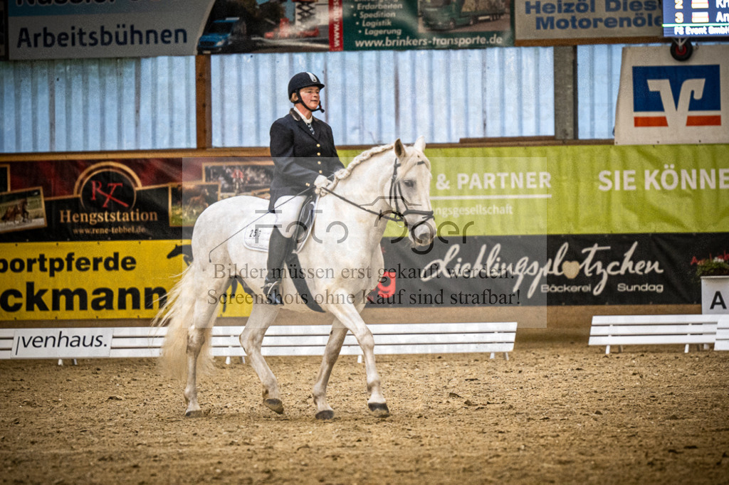 DOS_0761 | Entdecke hochwertige Reitturnierfotos von Foto Oger. Professionell, emotional und authentisch – jetzt Lieblingsmomente im Shop bestellen.Deutschlandweite Turnierfotografie. - Realisiert mit Pictrs.com