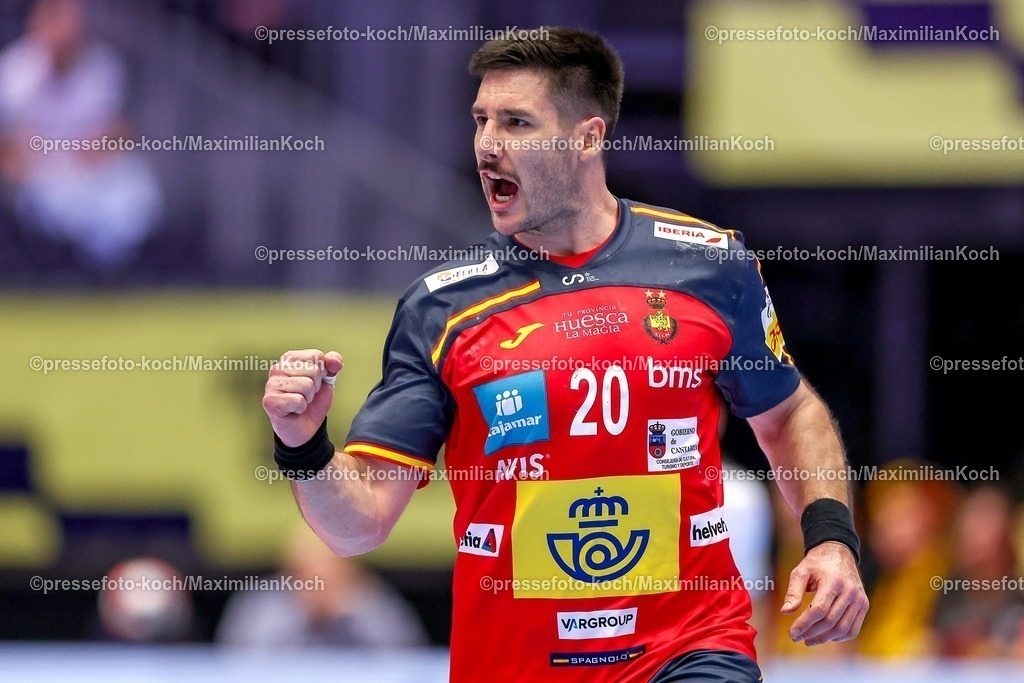 EHF15012601021 | 15.01.2026, Handball, Men's EHF EURO 2026, Spanien - Serbien, Jyske Bank Boxen in Herning, Dänemark, Preliminary Round:  Abel Serdio Guntín (Espania #20) jubelnd