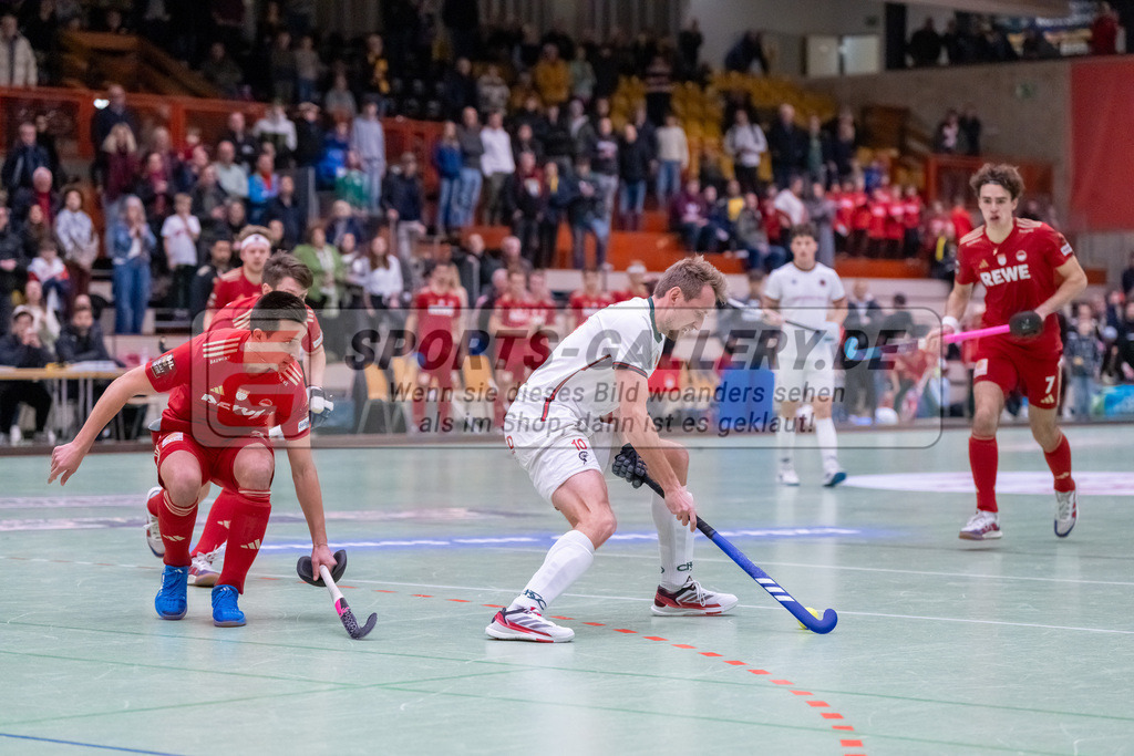 HK_20241214_100390 | 1. Bundesliga Halle Herren Crefelder HTC - Rot-Weiss Köln am 14.12.2024 Halle Glockenpitz, Krefeld , Niklas Wellen ( Crefelder HTC 10 )