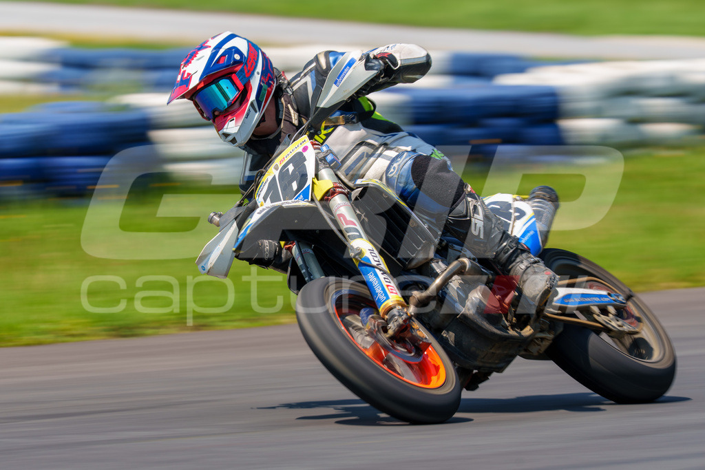 G-Cup + Supermoto Staatsmeisterschaft + Hungarian Supermoto Championship | GRIPcapture steht für authentische Sportfotografie in Österreich – für Momente, die mehr sind als Geschwindigkeit oder Ergebnis. Es geht um Emotion, Spannung, Fokus und den Augenblick, der oft nur einen Wimpernschlag dauert.Ob Motorsport, Teamsport oder 