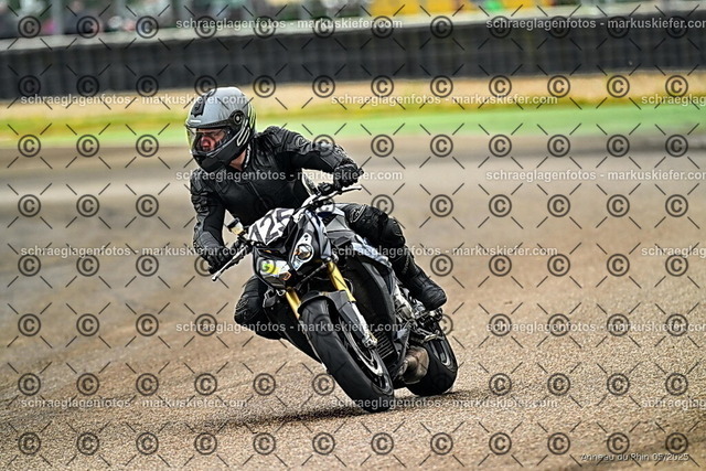 25bt02-0057 | markuskiefer.com - Realisiert mit Pictrs.com