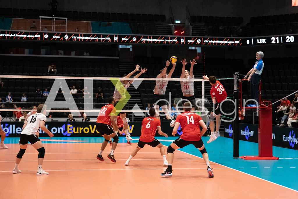Luxembourg v Switzerland - CEV European League Men | KRIENS, SWITZERLAND - JUNE 12: FILIP BILAN of Luxembourg attack / spike against LARS MIGGE of Switzerland, ALEXANDER LENGWEILER of Switzerland and FABRICE EGGER of Switzerland in triple block during the CEV European League match between Luxembourg and Switzerland at Pilatus Arena on June 12, 2026 in Kriens, Switzerland. - Realisiert mit Pictrs.com