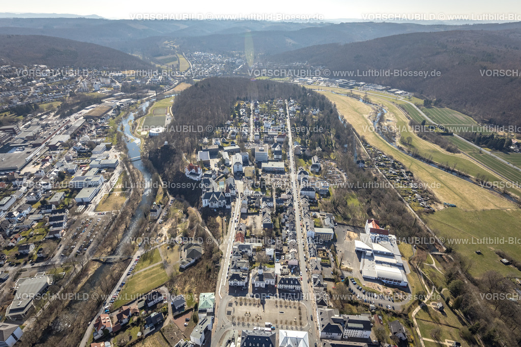Arnsberg220302170 | Luftbild, Ruhrbogen mit Kreishaus Arnsberg zwischen Königstraße und Klosterstraße in Arnsberg, Sauerland, Nordrhein-Westfalen, Deutschland