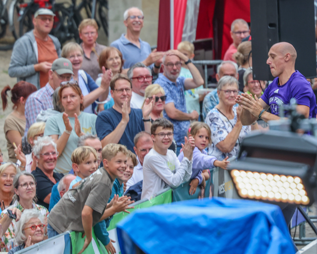 top-top.de-250828-126 | Foto, Video, Fotografie, Videografie, Fotobox, DJ, Discjockey, Musik, Musikbox, Veranstaltung, Photobooth, Amazon, Ebay, Buchtipp, Bestseller, Autor, Verlag, Buch, Wesel, Hamminkeln, NRW, Dinslaken, Rees, Drohne, Hochzeit, Party, Fotobox, Wesel, Fotograf