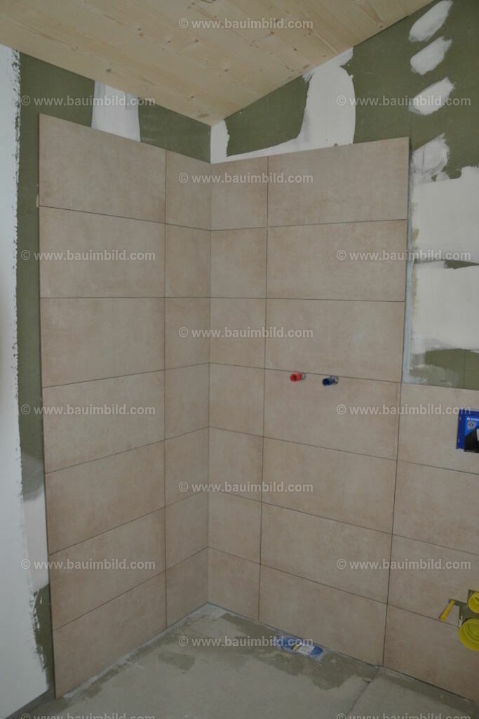 bib-lg21-fliesenlegerarbeiten-0049 | Nach LV-Leistungsgruppen sortierte Detailfotos über den Bau eines Hauses. Alle Hausbau-Bilder direkt vom Urheber und Autor der Website Haus-Selber-Bauen.com