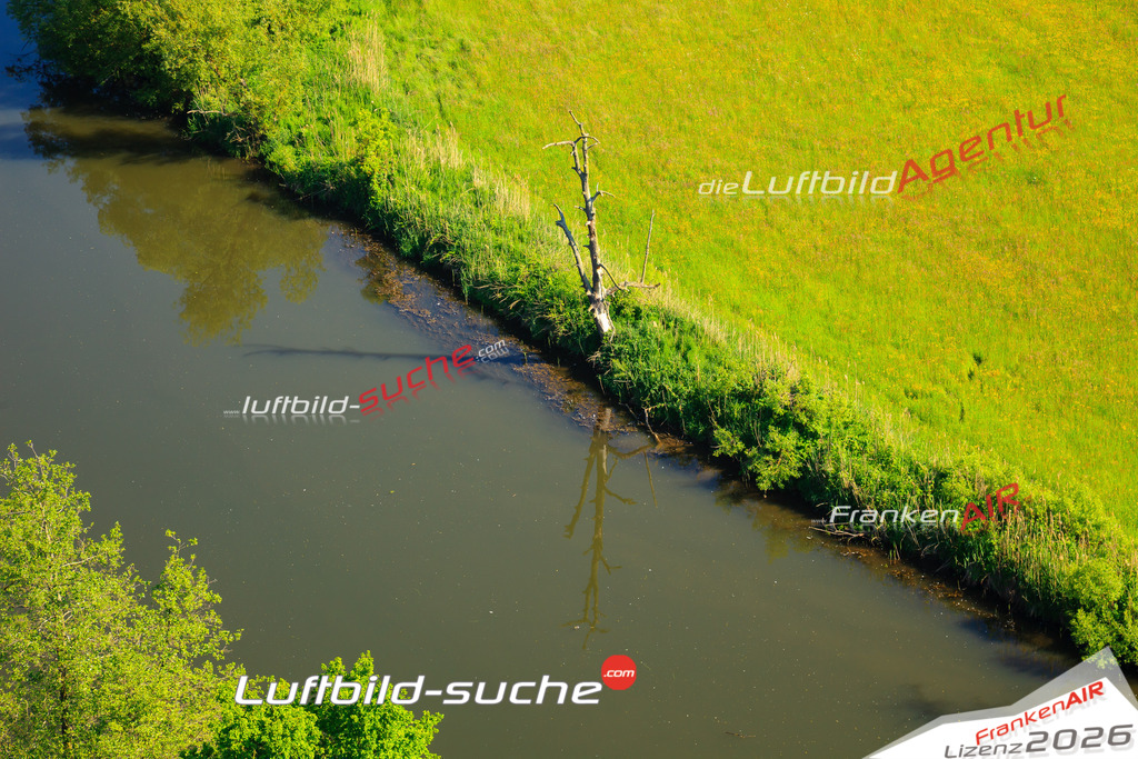 Die Luftaufnahme Main - Mainleus wurde vom UL-Flugzeug (keine Drohne) aus fotografiert.Hohe Druck- Auflösung-die Geschenkidee!
