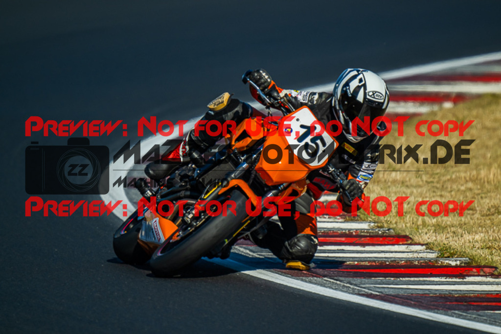 MaZZes_FotoMatrix_220624_9024 | TWINCUP