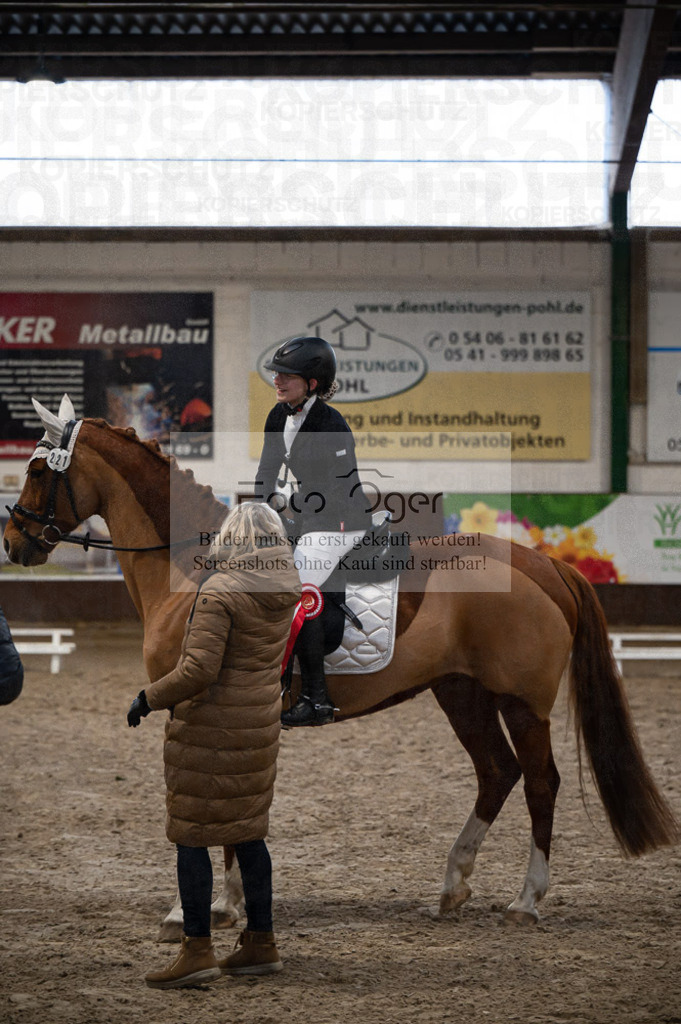 Hallenreittunier Voxtrup 2023 | Entdecke hochwertige Reitturnierfotos von Foto Oger. Professionell, emotional und authentisch – jetzt Lieblingsmomente im Shop bestellen.Deutschlandweite Turnierfotografie. - Realisiert mit Pictrs.com
