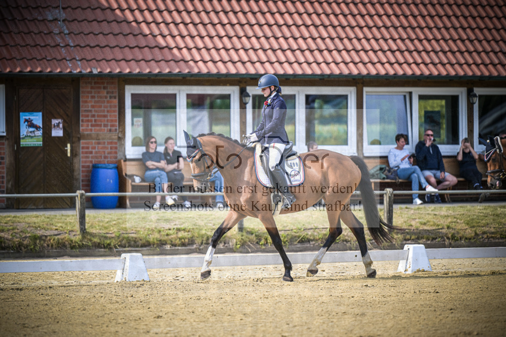 DOS_9216 | Entdecke hochwertige Reitturnierfotos von Foto Oger. Professionell, emotional und authentisch – jetzt Lieblingsmomente im Shop bestellen.Deutschlandweite Turnierfotografie. - Realisiert mit Pictrs.com