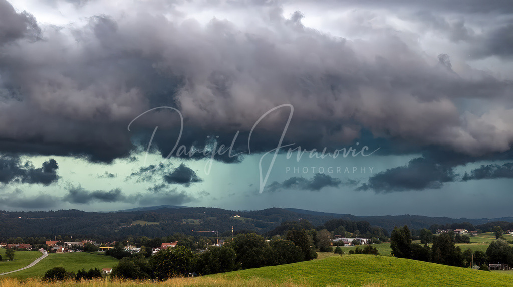 Gewitterzelle | Gewitterzelle mit grünem Hagelkern bei Rosenheim