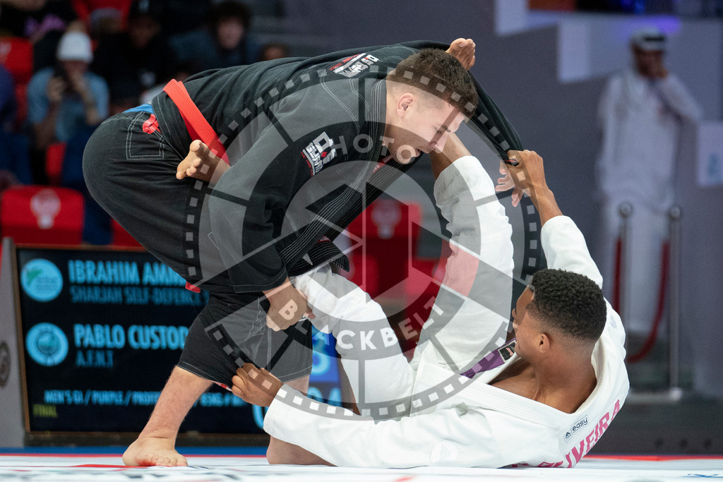 _DAZ8756 | Fighters compete during the AJP World Professional Championship in the Mubadala Arena in Abu Dhabi, Arab United Emirates, on November 9, 2023.