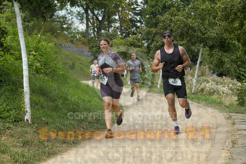 250824_1415_EX1_5553 | Sportfotografie im Rhein-Sieg Kreis, Köln, Bonn, NRW, Rheinland Pfalz, Hessen, etc. Unser Tätigkeitsfeld umfasst den Laufsport vom Volkslauf über den Marathon, Duathlon, Triathon bis zum Ultralauf wie Kölnpfad Ultra oder Schindertrail.