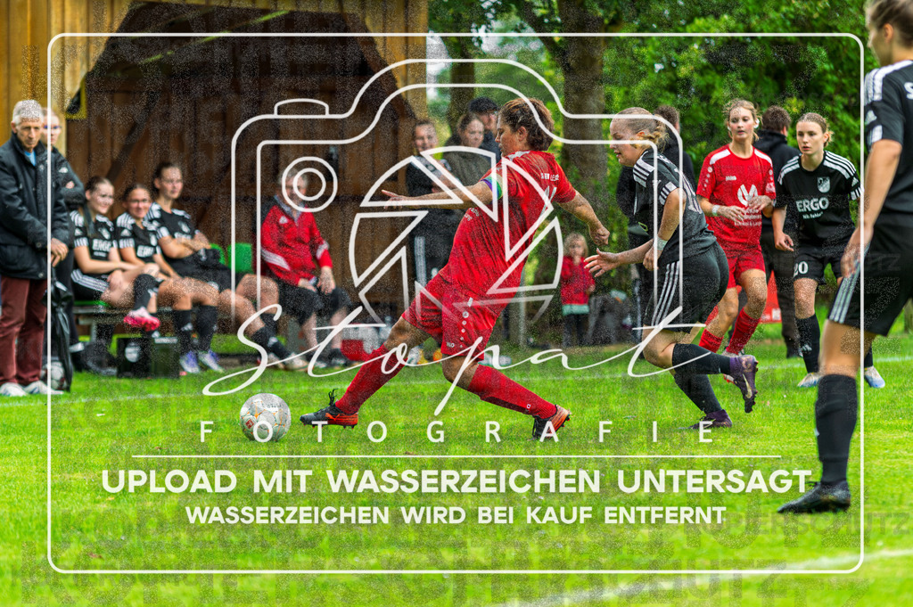 Kreisliga VER/OHZ - SG Fulde vs. SG Ihlpohl/Lesumstotel | Anuschka Winkelmann (SG Ihlpohl/Lesumstotel #12); Kreisliga VER/OHZ - SG Fulde vs. SG Ihlpohl/Lesumstotel am 30.08.26 in Zentralstadion, Fulde - Realisiert mit Pictrs.com