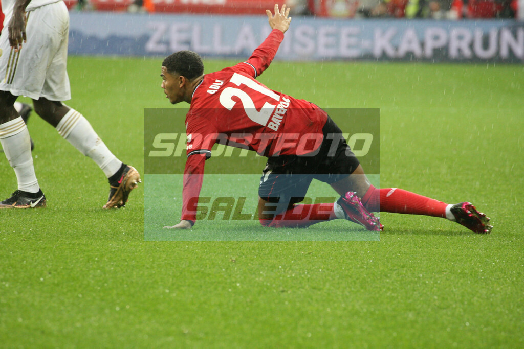 Bayer 04 Leverkusen - FC Bayern München | Amine Adli - © Sportfoto-Sale (MK) - Realisiert mit Pictrs.com