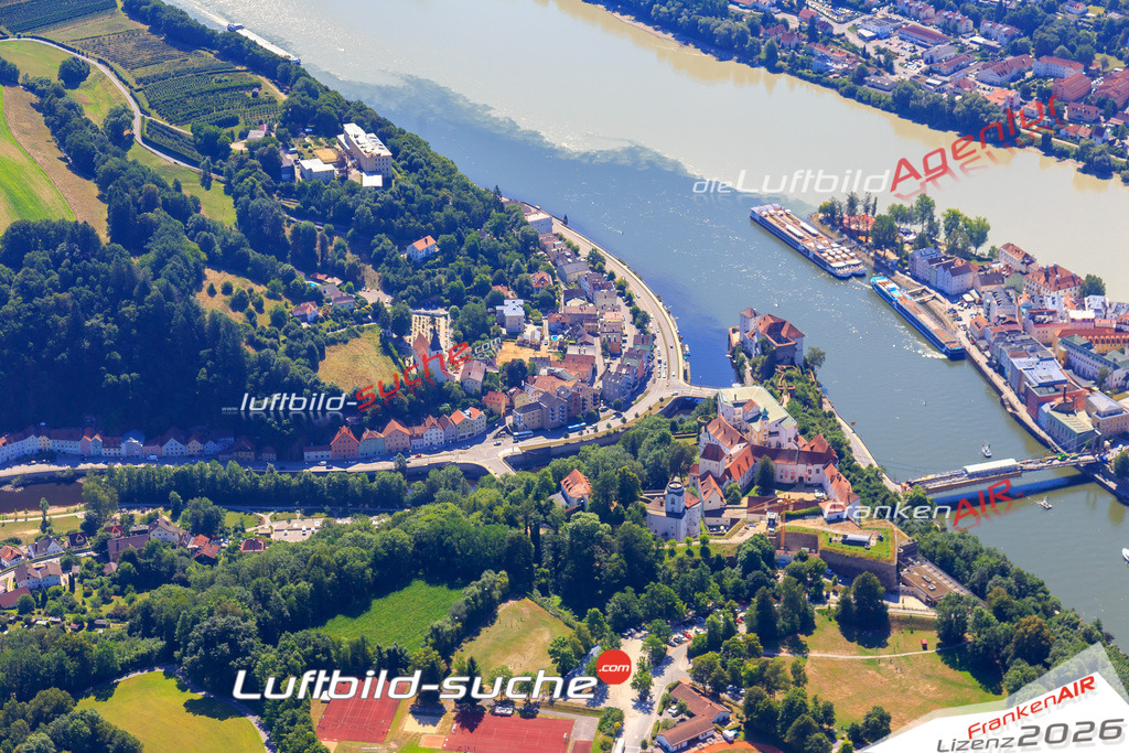 Die Luftaufnahme Dreifluesseeck - Passau wurde 2017 mittels Flugzeug (keine Drohne) erstellt. Perfekte Schärfe und Druck- Auflösung- Garantiert!