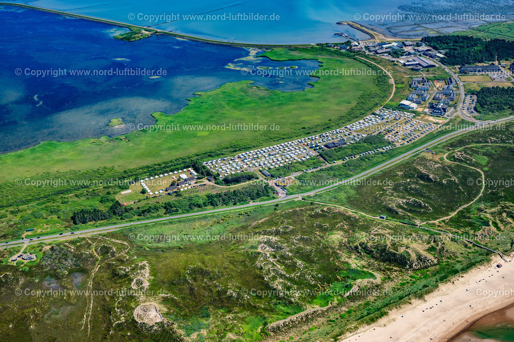 Sylt_Rantum_Campingplatz_ELS_6520210625 | RANTUM (SYLT) 13.08.2025 Campingplatz mit Wohnwagen und Zelten im Küstenbereich der Nordsee und dem Rantumbecken am Campingplatz in Rantum (Sylt) im Bundesland Schleswig-Holstein, Deutschland. Weiterführende Informationen bei: Campingplatz Rantum. // Campsite with caravans and tents in the coastal area of the North Sea and the Rantum Basin at the campsite in Rantum (Sylt) in the federal state of Schleswig-Holstein, Germany. Further information at: Campingplatz Rantum. Foto: Martin Elsen