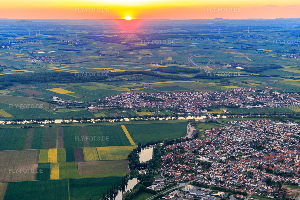 Luftbild: Sonnenuntergang über dem Main und Taschsee in Grafenrheinfeld im Bundesland Bayern in Deutschland. Foto: IMG_099985.jpg vom 25.05.2017 durch Werner Riehm/FLY-FOTO.de