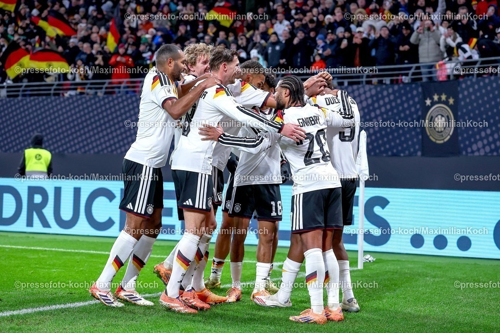 DFB17112503085 | 17.11.2025, Fußball, Länderspiel, WM-Qualifikation Europa, Deutschland - Slowakei, Red Bull Arena (Leipzig), 10. Spieltag, Saison 2025 2026: Torjubel nach dem Tor zum 6:0 durch Torschütze Forzan Assan Ouedraogo (GER #09)  zusammen mit  Jonathan Tah (GER #04) Leon Goretzka (GER #08) Nick Woltemade (GER #11) Serge Gnabry (GER #20)  Regulations prohibit any use of photographs as image sequences and or quasi-video.