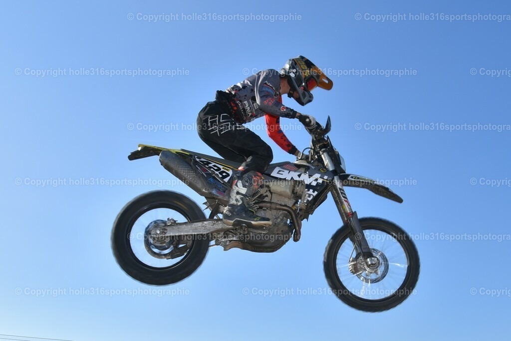 DSC_0555 | Sportfotografie , Motorsport, Motoross, Reitsport, Mointainbike, Enduro,
Landschaft , Outdoor, Eventfotografie, Landschaft, Bilder online bestellen - Realisiert mit Pictrs.com