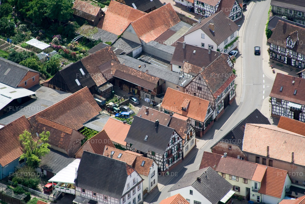 Luftbild: Ortsgemeindeverwaltung in Winden im Bundesland Rheinland-Pfalz in Deutschland. Foto: IMG_11173.jpg vom 14.06.2008 durch Werner Riehm/FLY-FOTO.de
