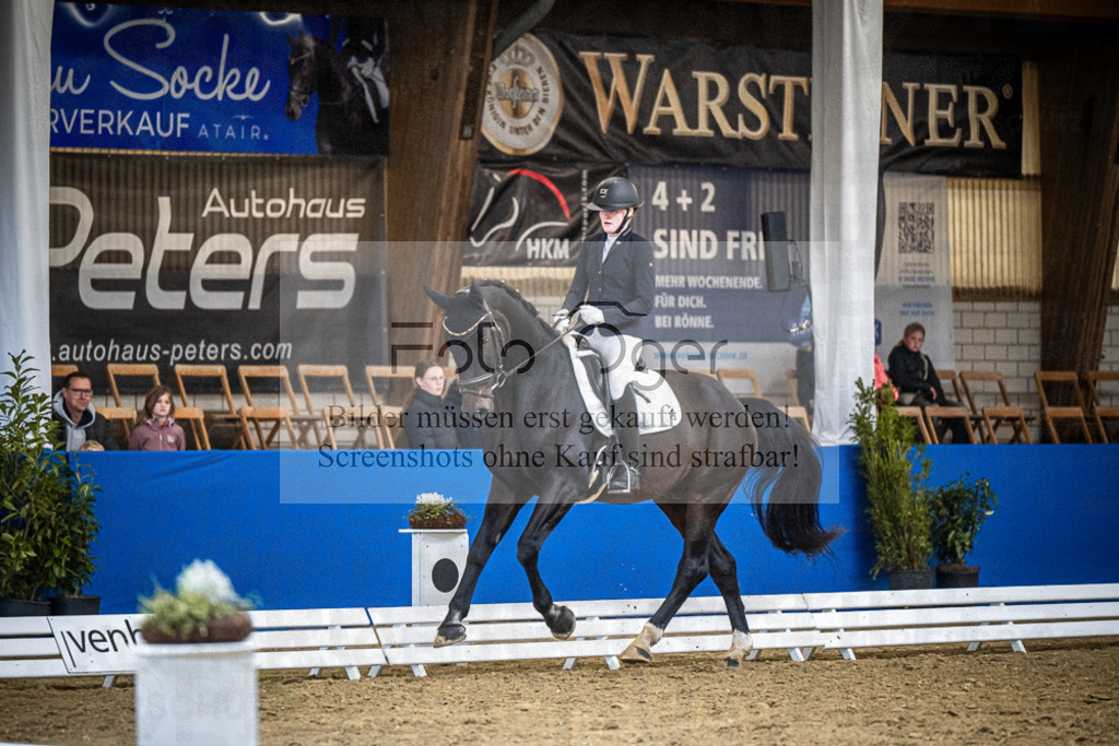 DOS_3269 | Entdecke hochwertige Reitturnierfotos von Foto Oger. Professionell, emotional und authentisch – jetzt Lieblingsmomente im Shop bestellen.Deutschlandweite Turnierfotografie. - Realisiert mit Pictrs.com