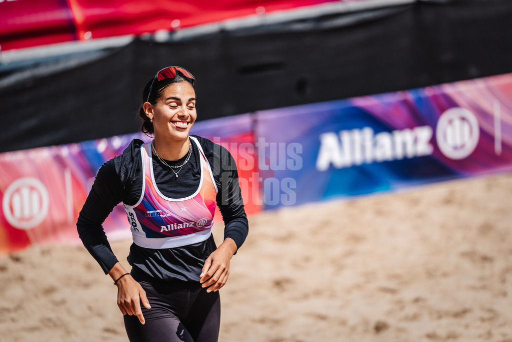 Beachvolleyball | Frauen | Allianz German Beach Tour 2025 | Tourstop Hamburg | 30.05.2025 | Shana Zobrist beim Einlauf