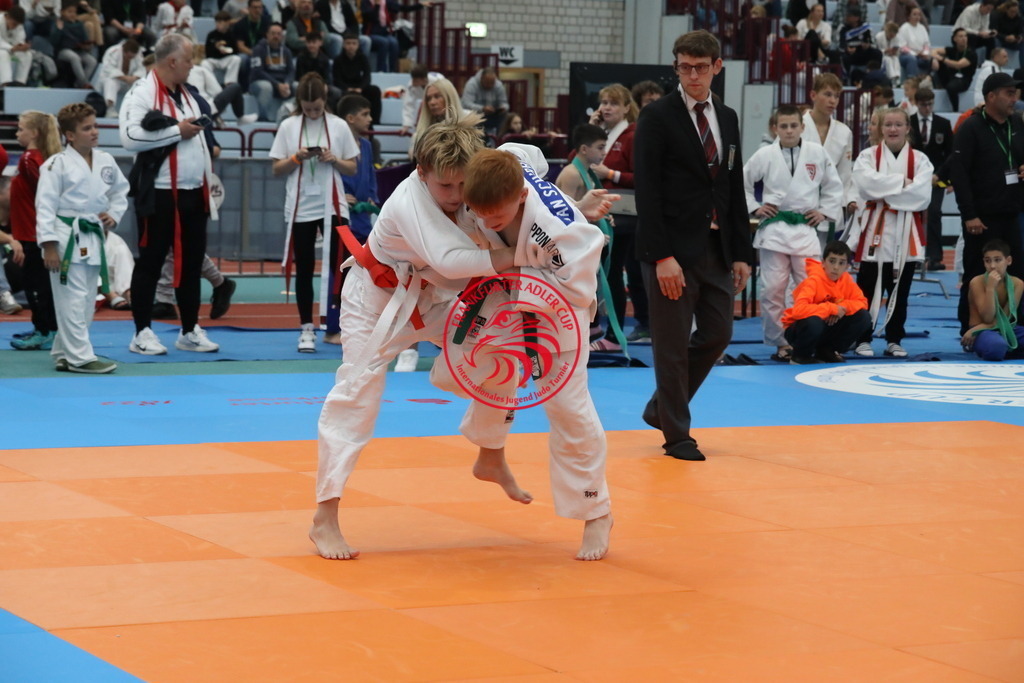 1J7A3001 | Fotos vom Adler Cup - Pictures from Adler Cup

Hier findet Ihr alle Eindrücke und großen Momente der Adler Cup Wochenenden. Here you will find all impressions and great moments of the Adler Cup weekends. - Realisiert mit Pictrs.com