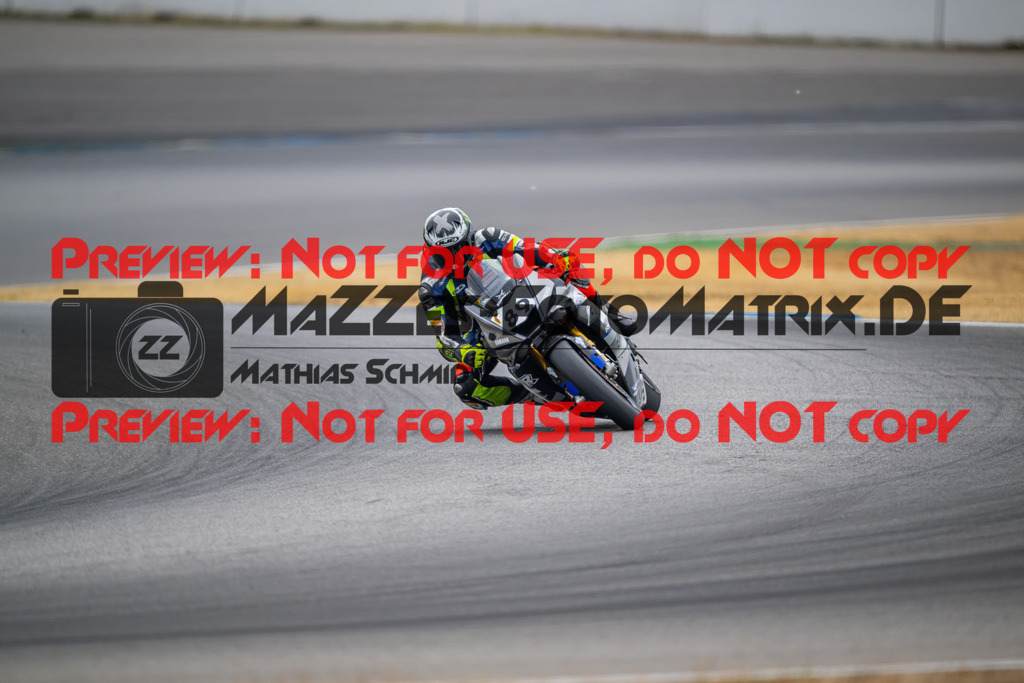 MaZZes-Fotomatrix-20260809-579224 | R1