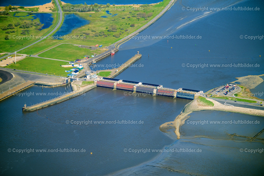 Eider_Sperrwerk_ELS_9530300423 | WESSELBURENERKOOG 30.04.2023 Sperrwerk- Schleusenanlagen Eider-Sperrwerk der WSV Wasser- und Schifffahrtsverwaltung des Bundes in Wesselburenerkoog im Bundesland Schleswig-Holstein. Weiterführende Informationen bei: Wasser und Schifffahrtsverwaltung des Bundes (WSV). // Lockage of the Eider-Sperrwerk in Wesselburenerkoog in the state Schleswig-Holstein. Further information at: Wasser und Schifffahrtsverwaltung des Bundes (WSV). Foto: Martin Elsen