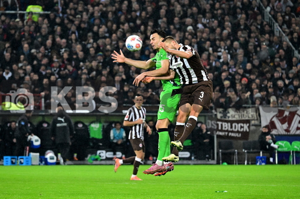 KBS Picture_FCStPauli-Gladbach_039 | v.l. Tabakovic Haris (Bor.Moenchengladbach) , Mets Karol (St.Pauli) ,Sportplatz :  Millerntor Stadion, - Realisiert mit Pictrs.com