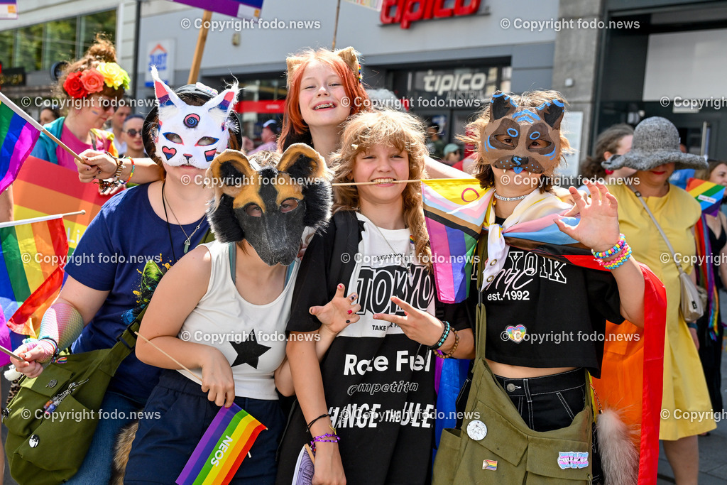 Linzpride 2025_ 21.06.2025-163 | 21.06.2025, Linz, AUT, Linzpride 2025, im Bild Teilnehmer an der Linz Pride 2025