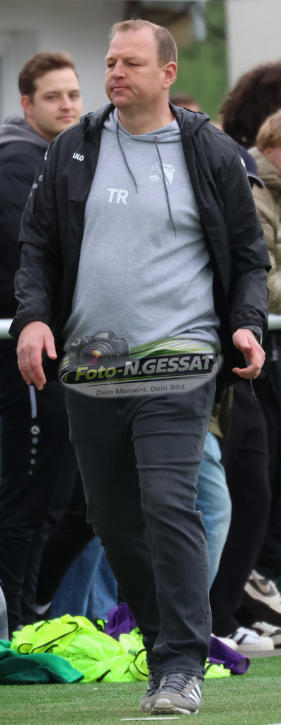 SC Enger - SV Enger-Westerenger | Auf dem Bild zu sehen: grün SC Enger Trainer: Marco Priebe SC Enger, SV Enger-Westerenger, Saison 25/26, Kreisliga A, Enger, Deutschland - Realisiert mit Pictrs.com
