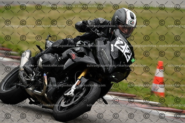 25bt02-1281 | markuskiefer.com - Realisiert mit Pictrs.com