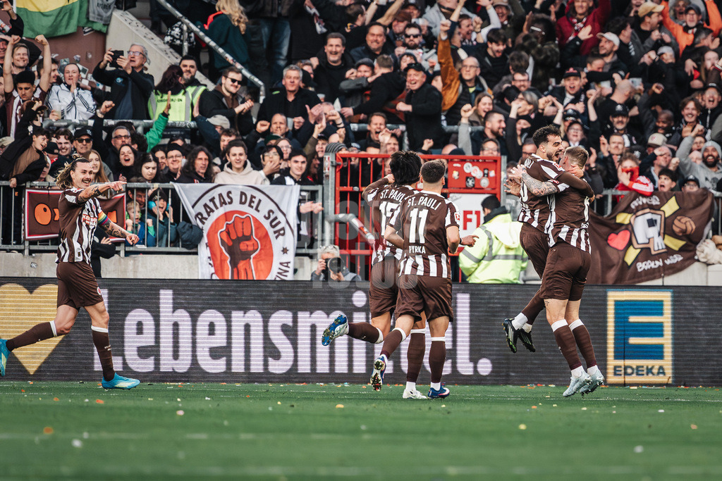 Fußball | Männer | Saison 2025/2026  | Fußball-Bundesliga | 27. Spieltag | FC St. Pauli vs. SC Freiburg | 22.04.2026 | sportfotografie mit justus stegemann
