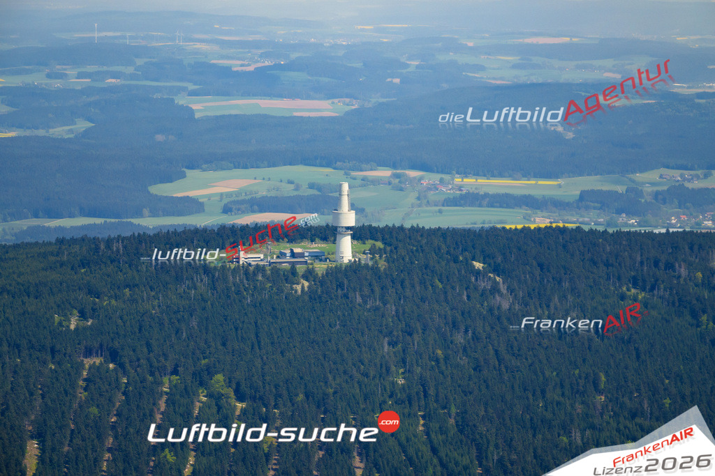 Die Luftaufnahme der Stadt Weissenstadter-forst wurde vom UL-Flugzeug heraus erstellt ( keine Drohne )- hohe Auflösung für beste Qualität