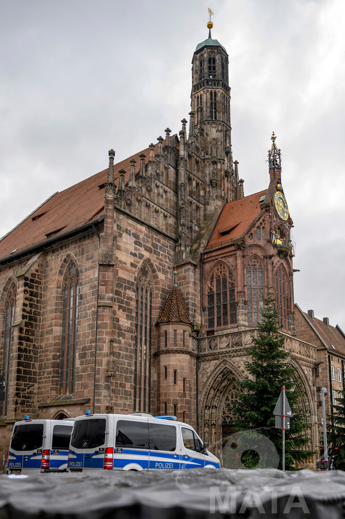 _DWI0336 | Bauerndemo gegen Agrarpolitik der Bundesregierung  auf dem Straße Obstmarkt und Hauptmarkt . Nürnberg, 08.01.2024 - Realisiert mit Pictrs.com